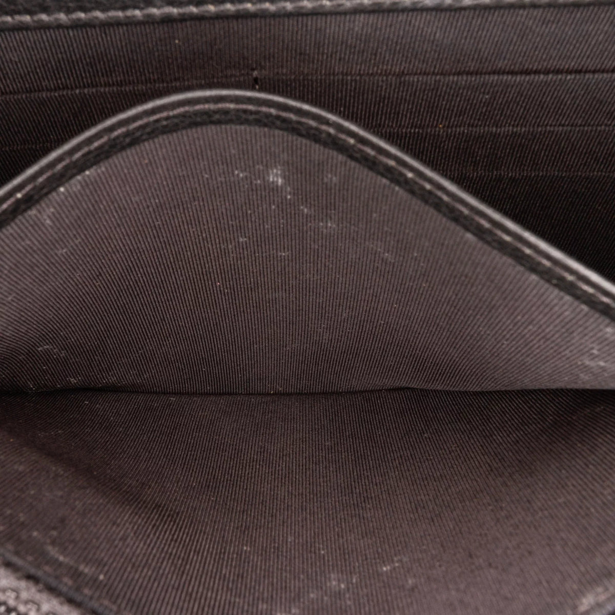 Leather (Good) Unisex Studded Calf on Black Authenticated Crossbody Wallet Pre-Owned Chain Bag