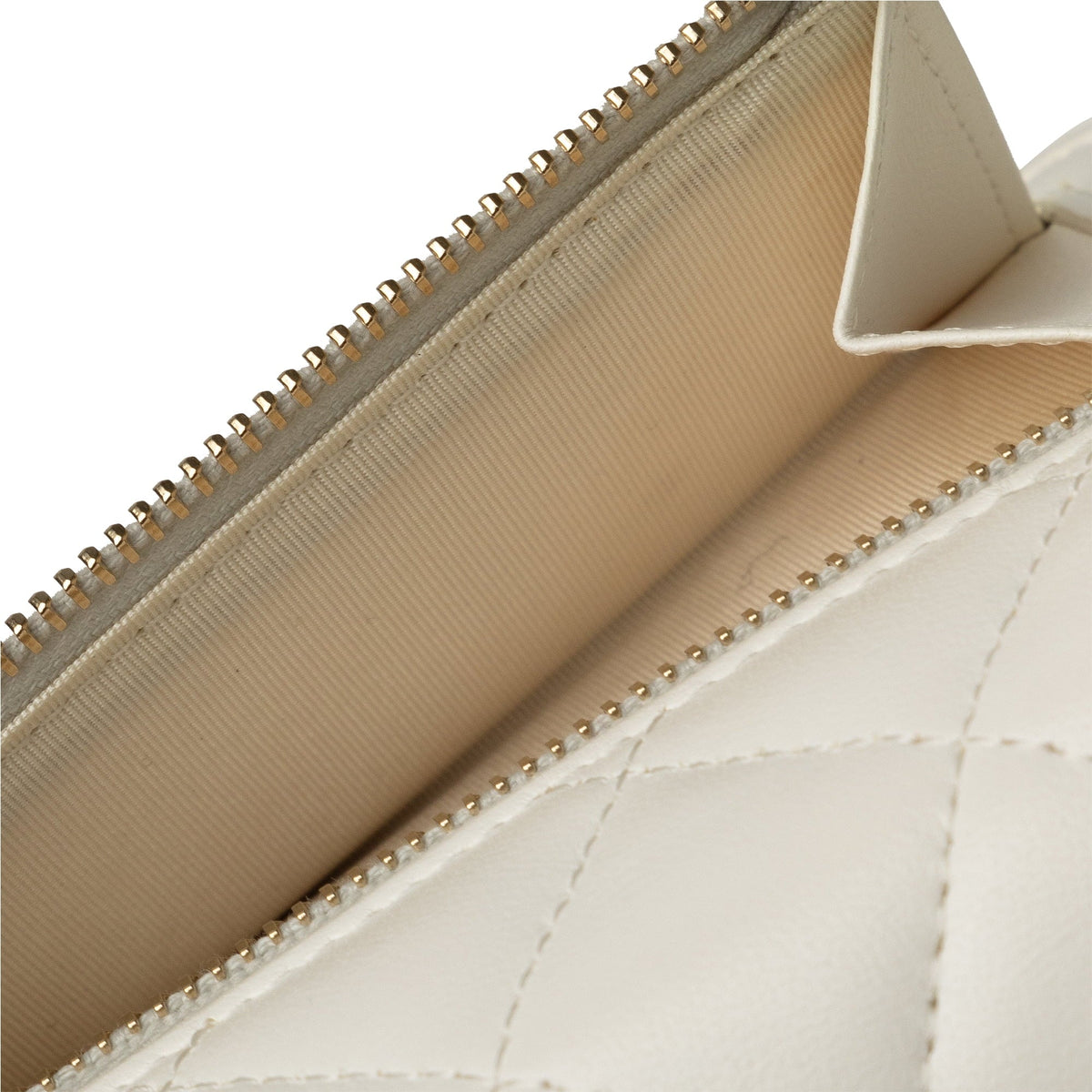 Chain Lambskin Pre-Owned Unisex Romance Bag Wallet On White Leather Crossbody (Good) Authenticated