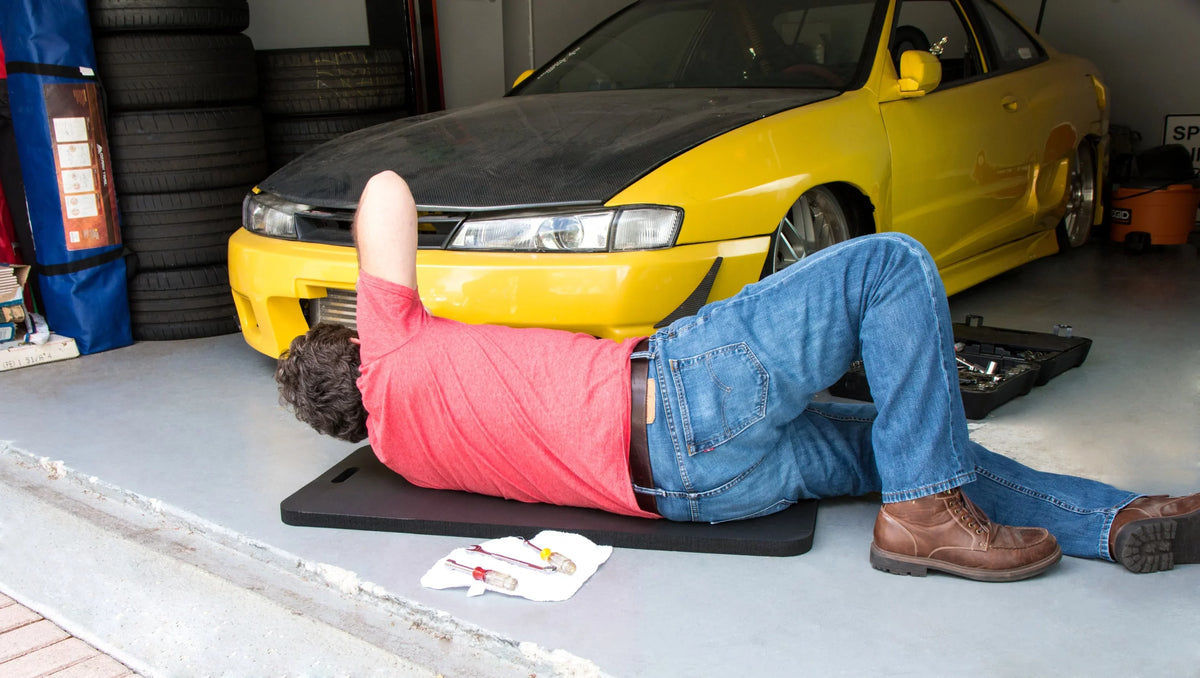 Resistant. & for Equipment. Getting Pad All Rocks, etc. Surfaces: Automotive Asphalt, Premium Oil Hard for Creeper Grease Comfort Cement, 18"x40"x1" Tile, Metal, Water, Under Repels Comfort