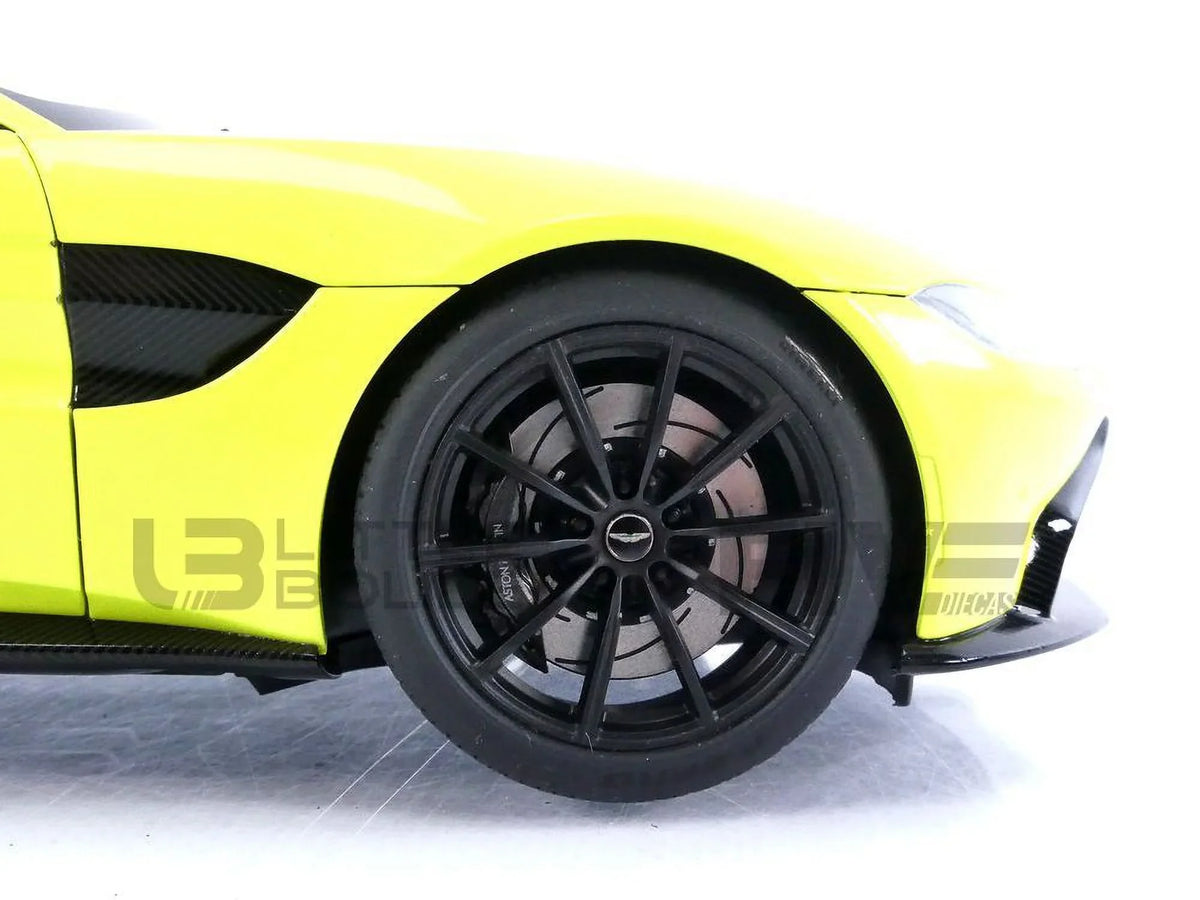 Autoart Green Model 1/18 Lime Top with by Drive) Aston Hand Car RHD Carbon Essence (Right 2019 Vantage Martin