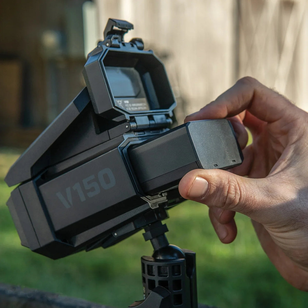 Cellular Outdoor (US Solar-Powered Nation LTE Security Wide V150 VOSKER 1202 Camera Network)