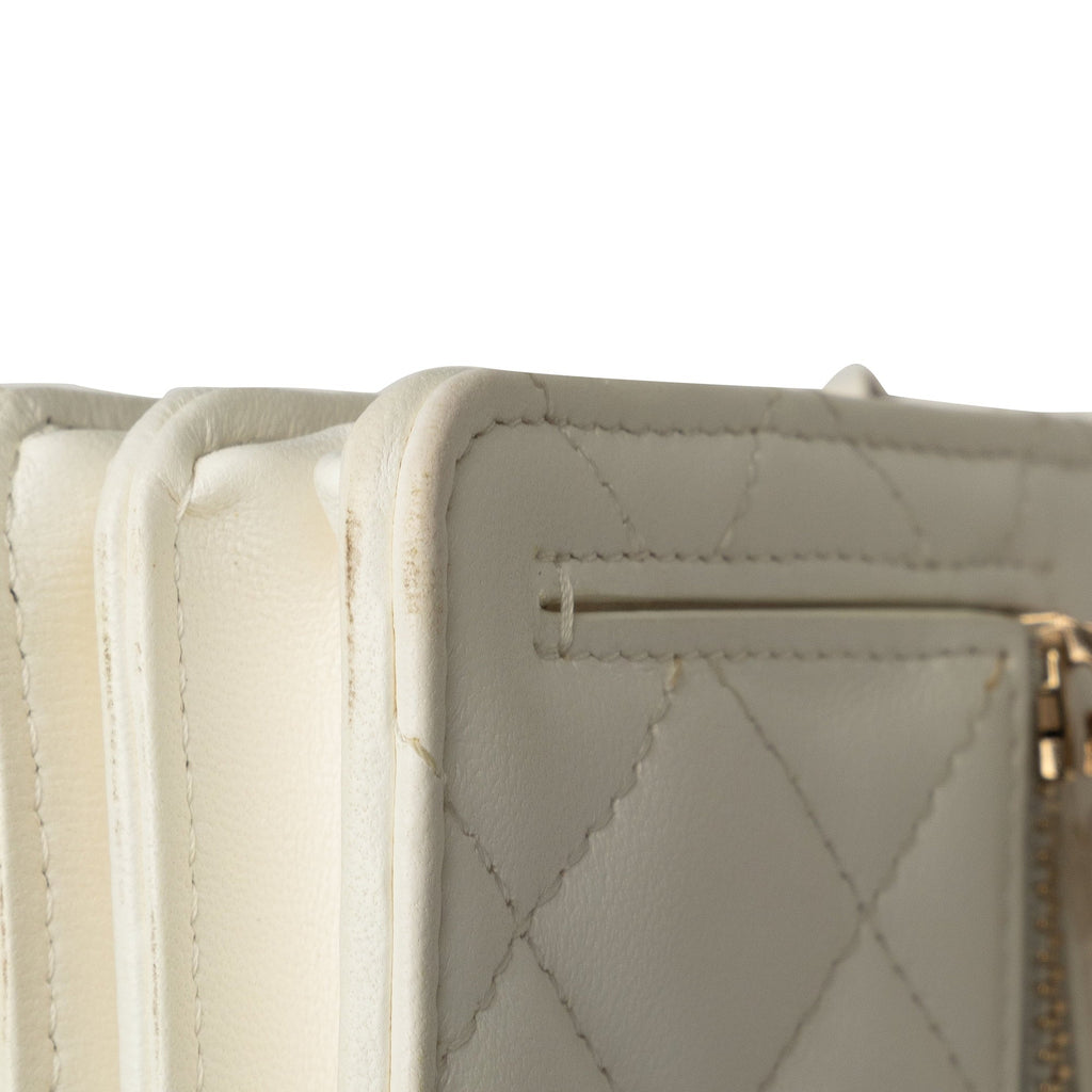 Chain Lambskin Pre-Owned Unisex Romance Bag Wallet On White Leather Crossbody (Good) Authenticated