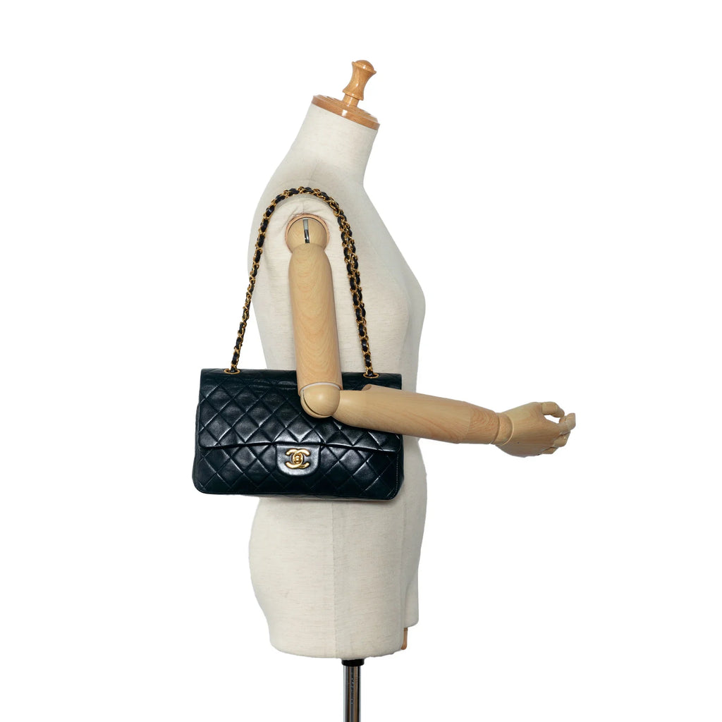 Medium Pre-Owned Flap (Good) Bag Double Blue Shoulder Authenticated Classic Lambskin Unisex Leather