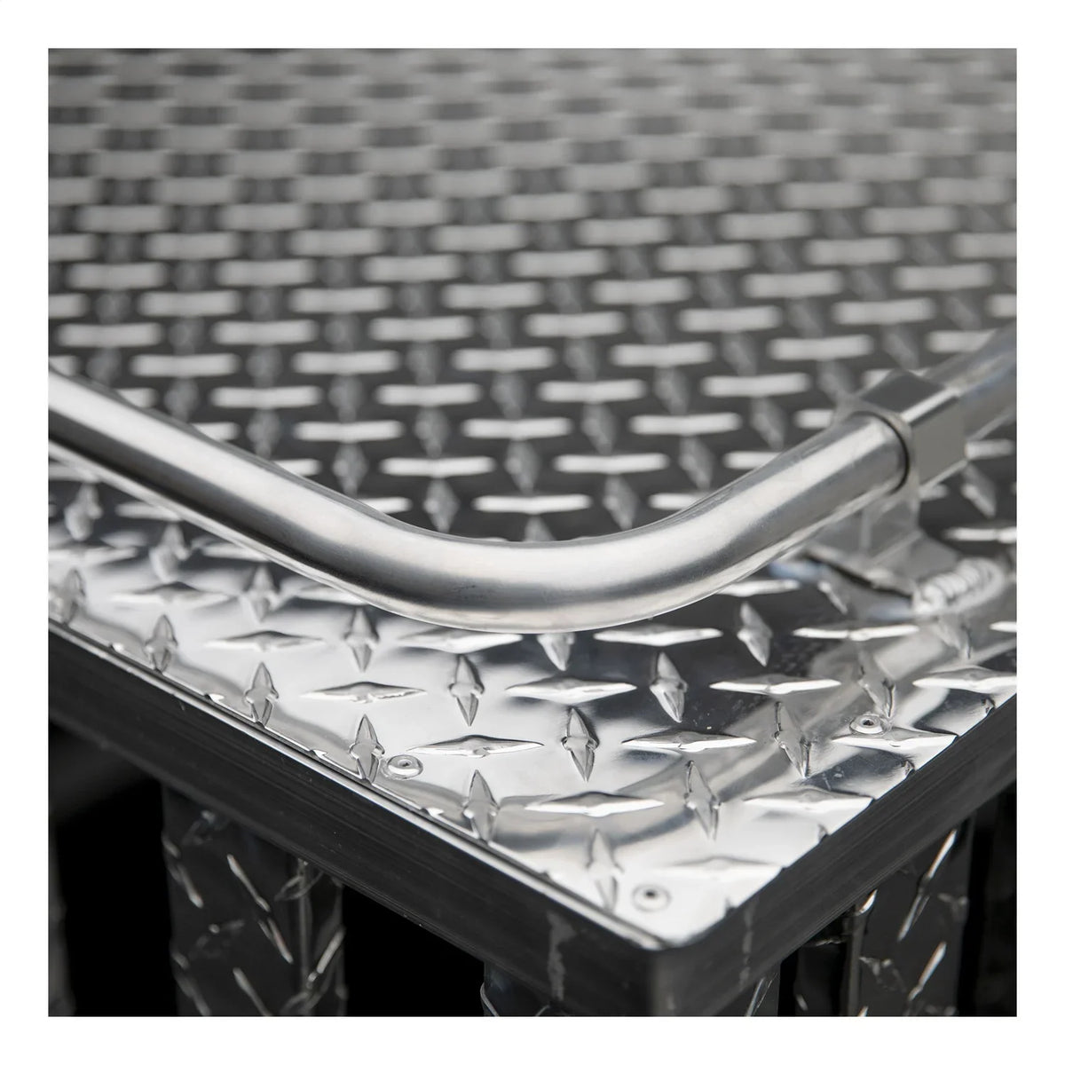 DB-3636 UWS/United DOG Welding (36X36 SOUTHERN UWSDB-3636 BASE ALUMINUM PLATE ONE DIAMOND SQUARE BOX 24IN Services TALL) DOOR