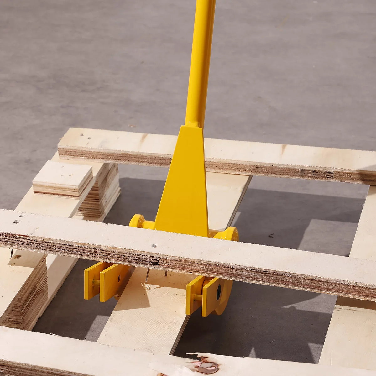 Deck Pallet Bar Handle Wrecker Buster Pallet Tool Pry 2000 41-Inch BENTISM lbs