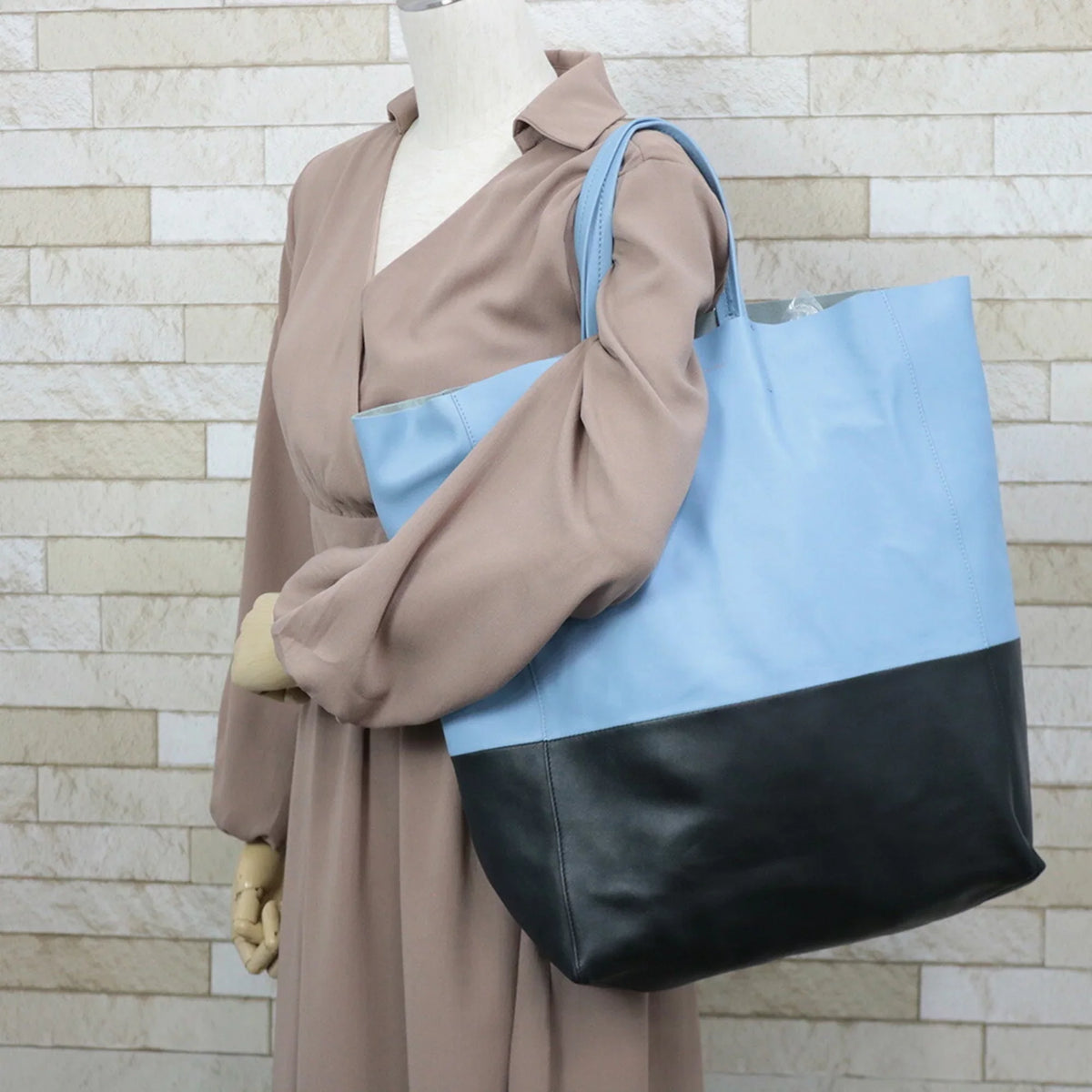 Cabas (Good) Pre-Owned Blue Celine Handbag Unisex