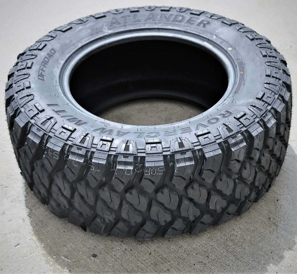 Load Mud M/T Roverclaw 10 I MT Ply Tire E 305/70R17 LT Atlander