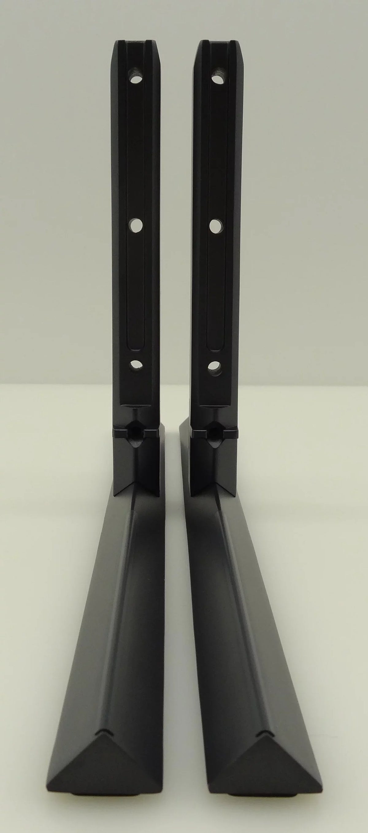 1A317Y700-GB2-G Vizio Legs M75QXM-K03 (BCDA-70) NEW