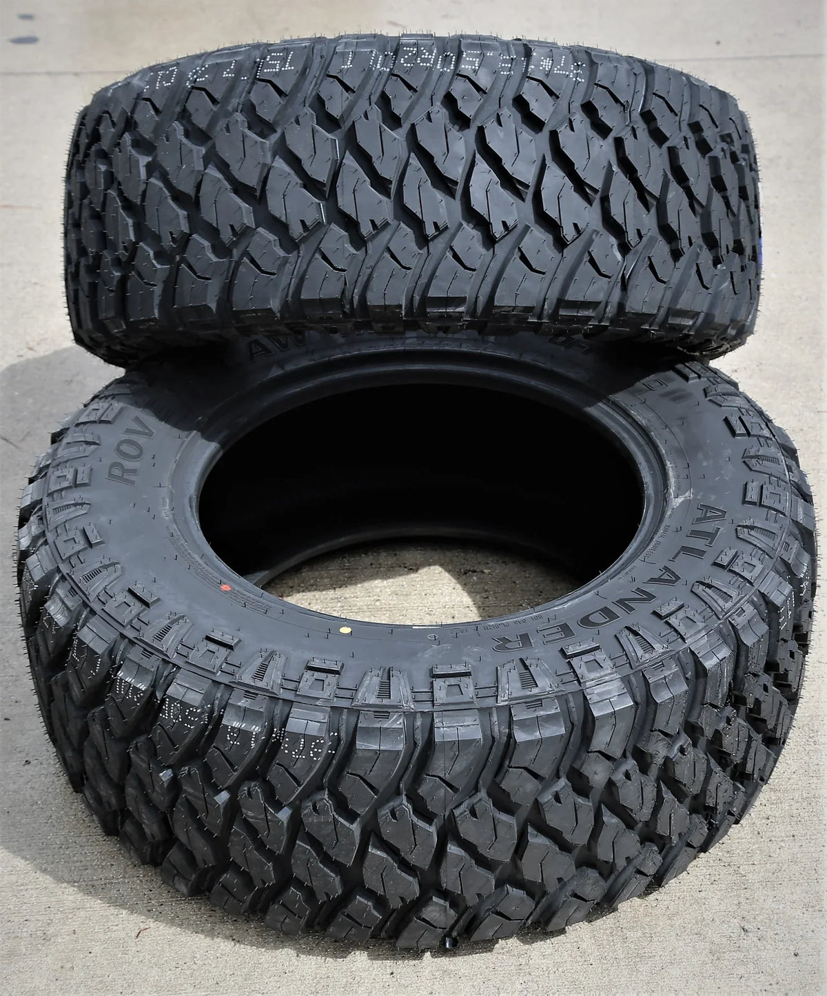 Load Mud M/T Roverclaw 10 I MT Ply Tire E 305/70R17 LT Atlander
