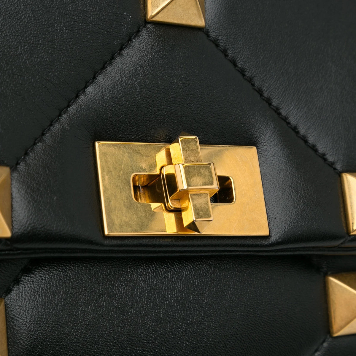 Pre-Owned Roman Stud (Good) Valentino Authenticated Leather Medium Unisex Satchel Black Calf