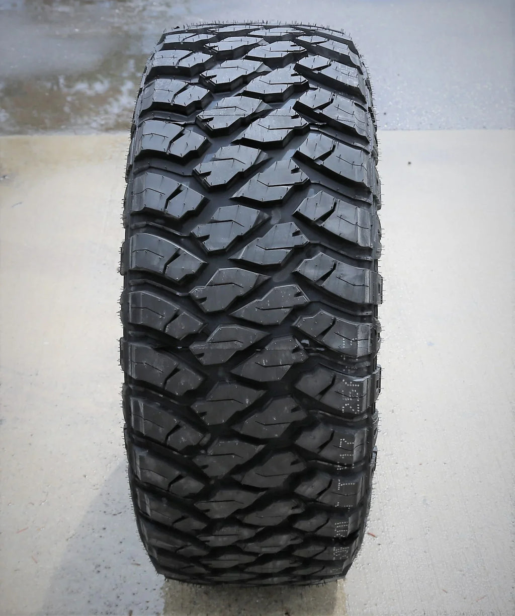 Load Mud M/T Roverclaw 10 I MT Ply Tire E 305/70R17 LT Atlander