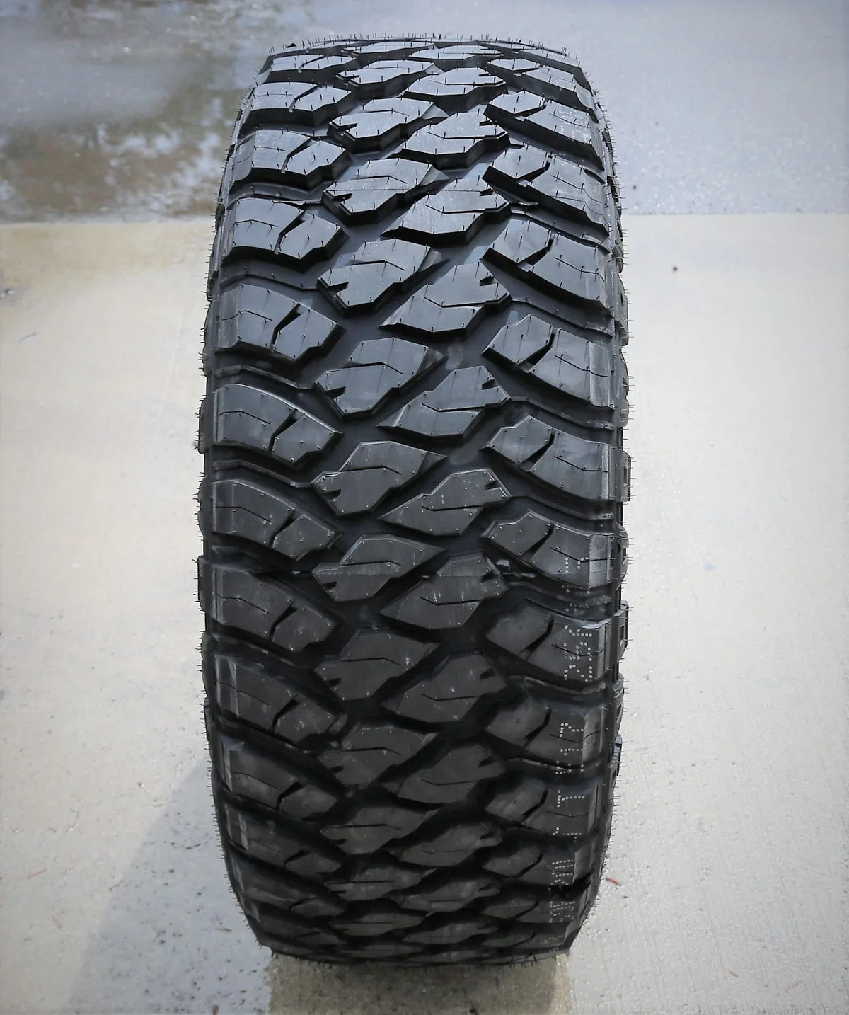 Load Mud M/T Roverclaw 10 I MT Ply Tire E 305/70R17 LT Atlander