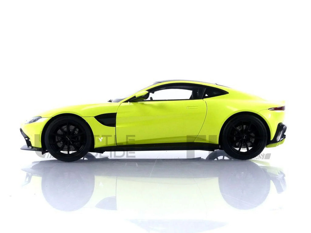 Autoart Green Model 1/18 Lime Top with by Drive) Aston Hand Car RHD Carbon Essence (Right 2019 Vantage Martin